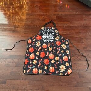 “A Thankful Heart is a happy heart” apron 🎃🍂 -NWOT